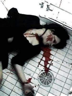 sang----------------morte dans la douche--